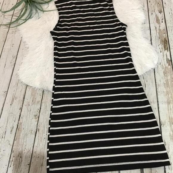 RUE21 Black white striped dress mock neck size Medium sleeveless - Picture 3 of 6